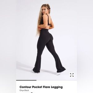 SOLD Buffbunny contour pocket flare leggings
